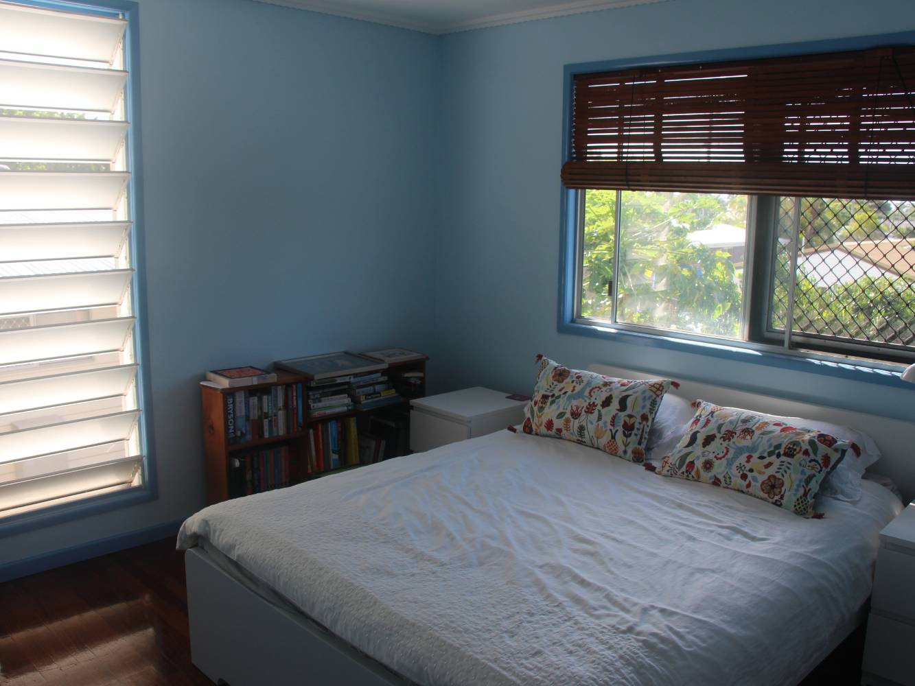 Second Bedroom (Blue Room)