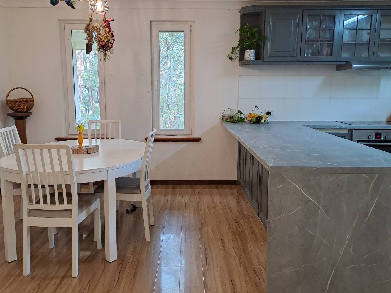 Kitchen/Dining Area