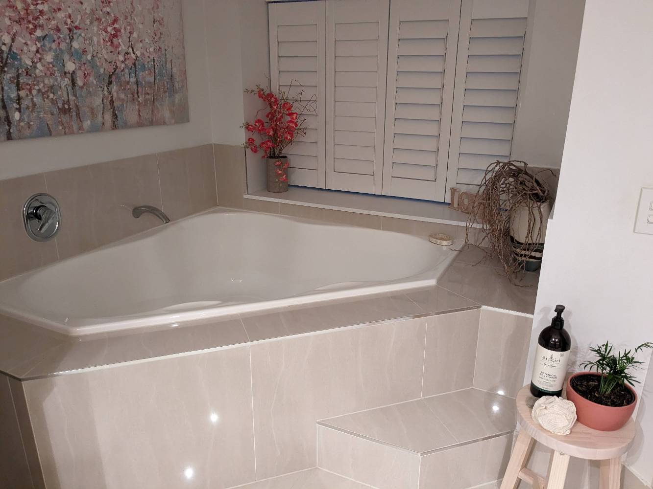 Main Ensuite -Bath