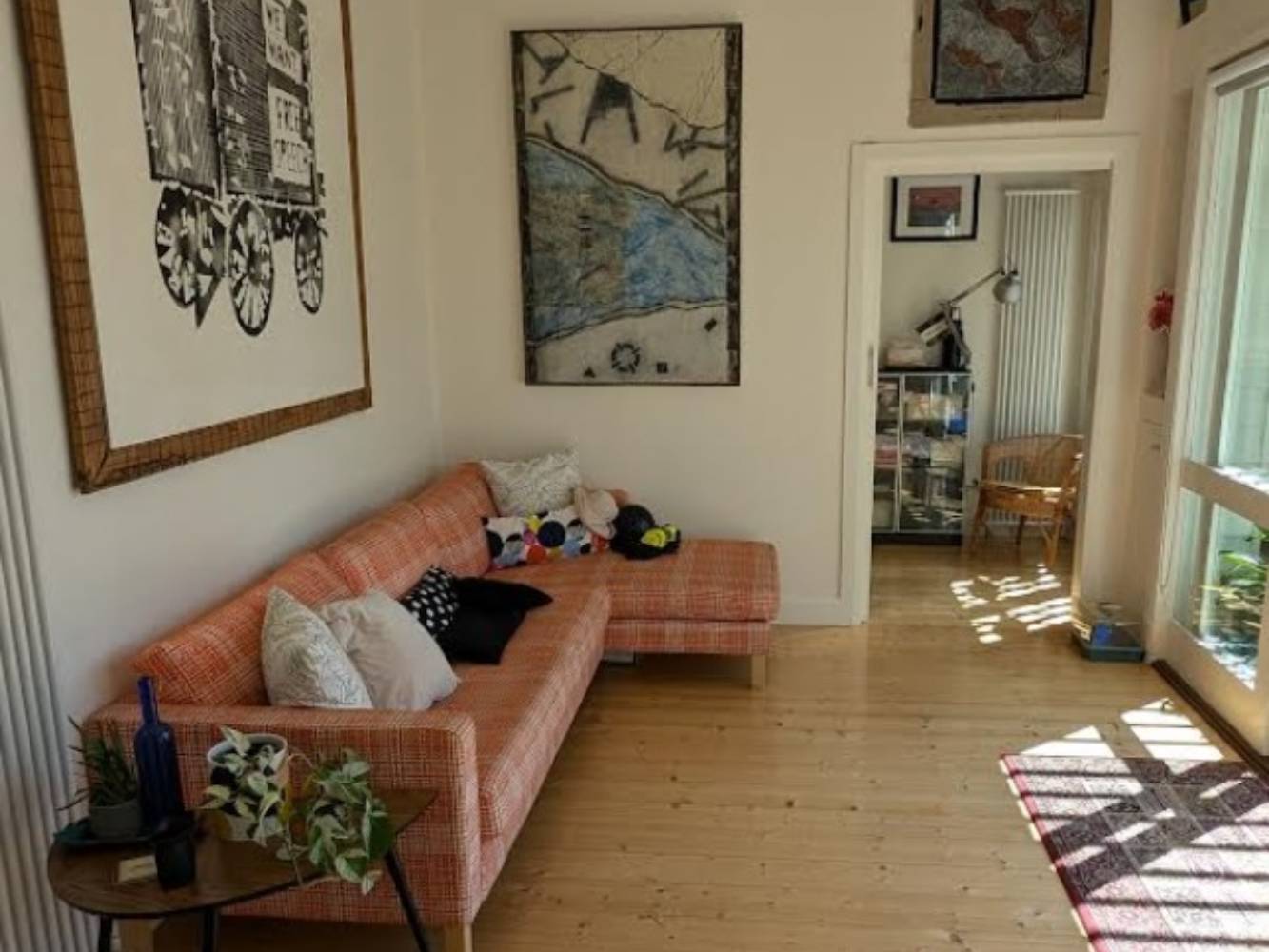 Sitting room and study nook