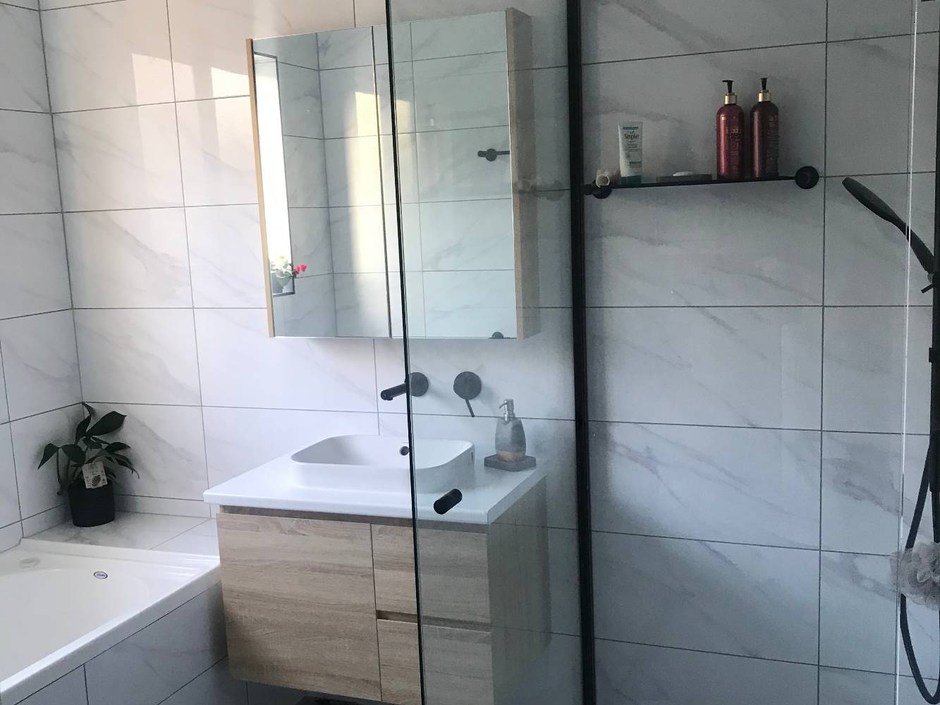 2 Newly renovated bathrooms, laundry 