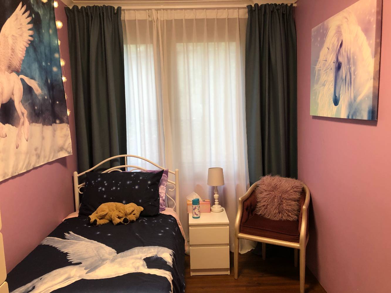 Unicorn themed single bedroom