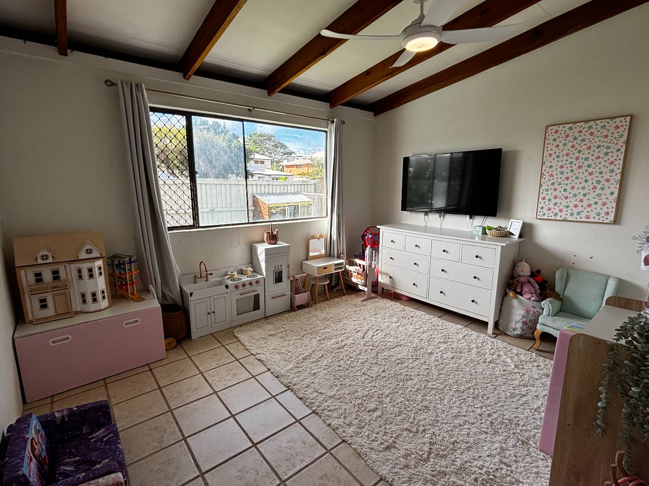 Bedroom 1 / Playroom