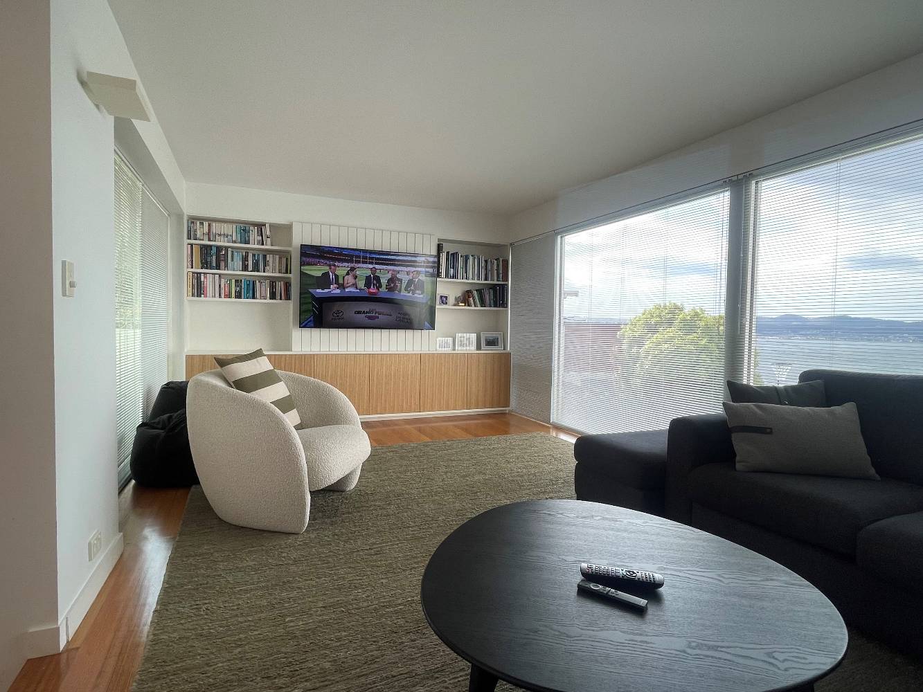 Lounge room overlooking Derwent River