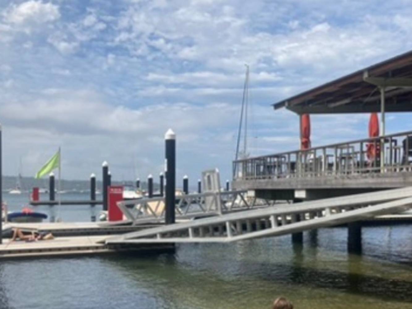 Elizabeth Bay Marina - 3 min walk