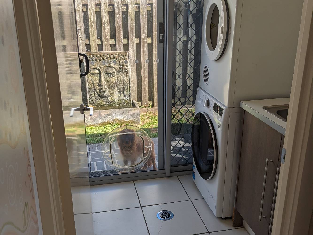 Laundry and courtyard